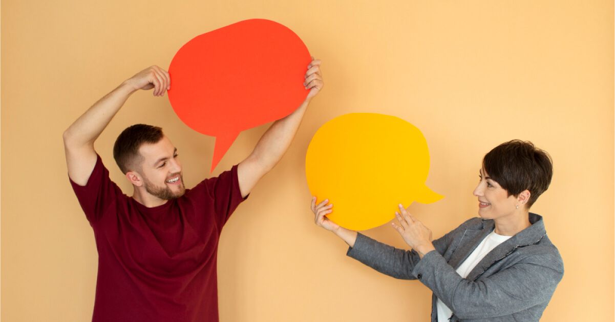 Two people with speech bubbles