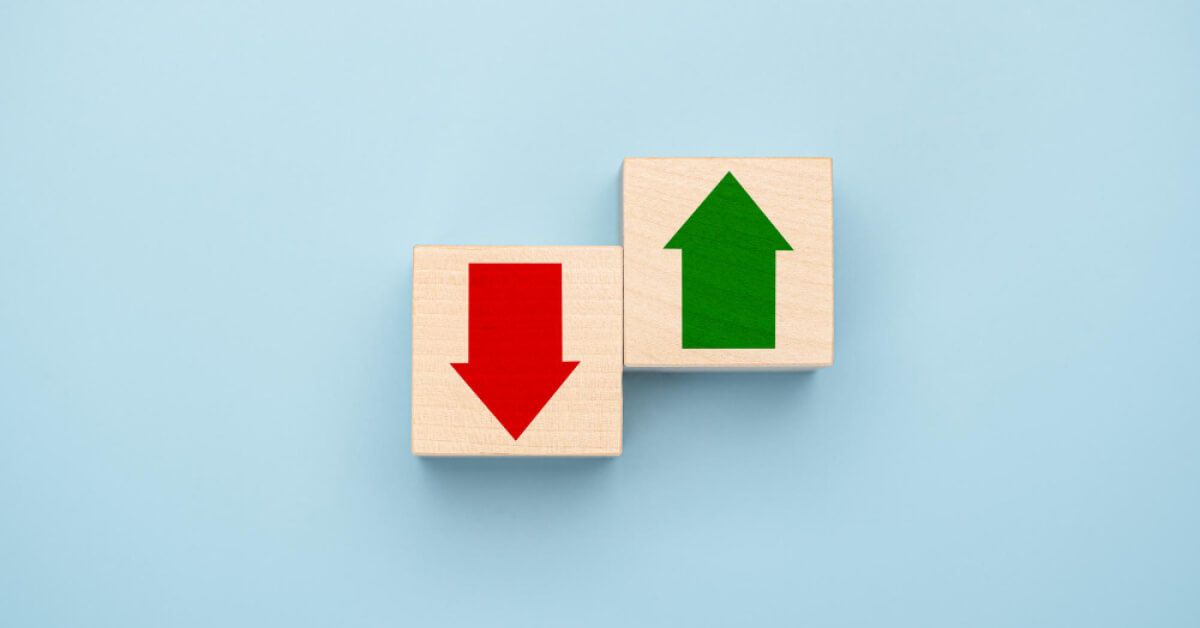 Upward and downward arrows on a blocks 