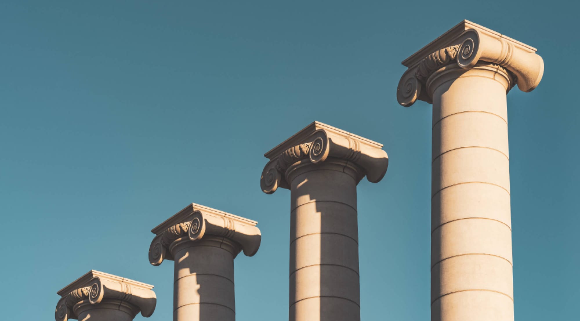 4 Roman pillars